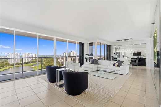 Kamienica w Aventura, Miami-Dade County