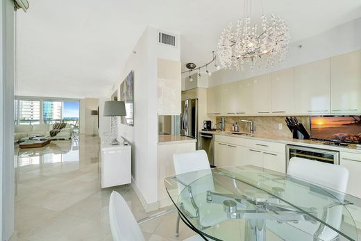 Residential complexes in Sunny Isles Beach, Miami-Dade