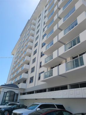 Complesso residenziale a Surfside, Miami-Dade County