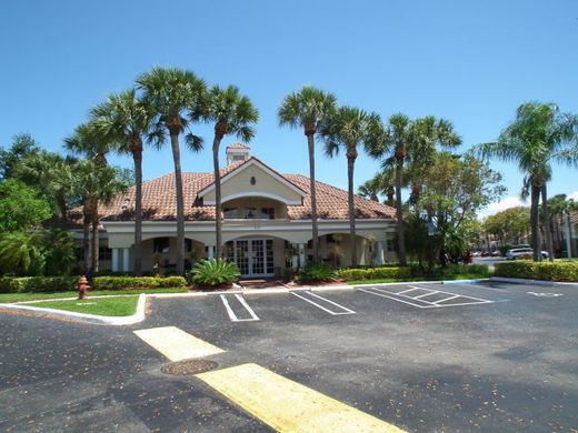 Residential complexes in Boynton Beach, Palm Beach