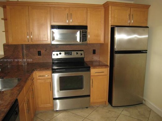 Residential complexes in Miami, Miami-Dade