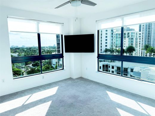 Residential complexes in Fort Lauderdale, Broward County