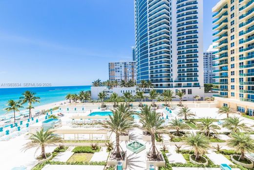 Residential complexes in Hollywood, Broward County