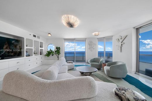 Residential complexes in Miami Beach, Miami-Dade