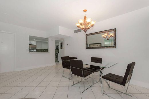 Komplex apartman Hallandale Beach, Broward County