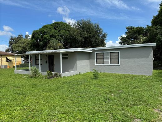 Villa North Miami, Miami-Dade County