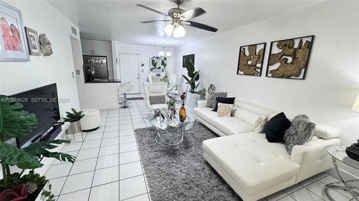 Residential complexes in Miami Terrace Mobile Home, Miami-Dade