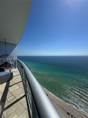 Residential complexes in Sunny Isles Beach, Miami-Dade