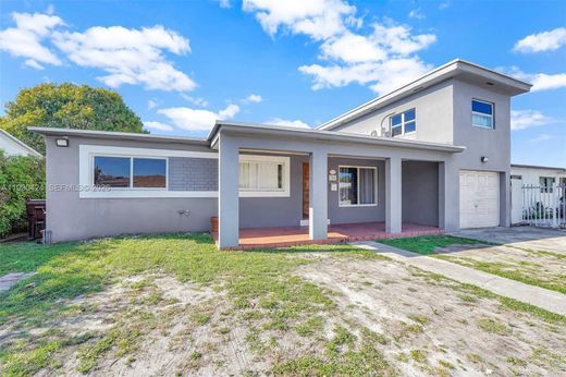 Villa en Hialeah, Miami-Dade County