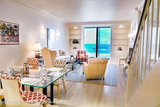 Residential complexes in Palm Beach, Florida