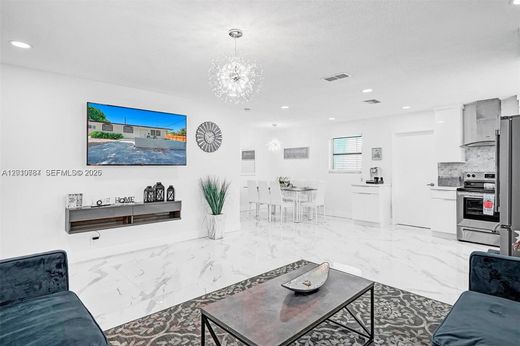 Residential complexes in Hollywood, Broward County
