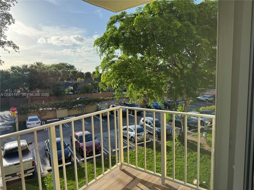 Жилой комплекс, Майами, Miami-Dade County