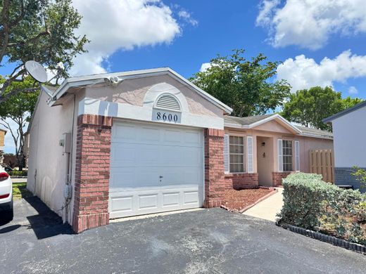 Вилла, Hialeah, Miami-Dade County