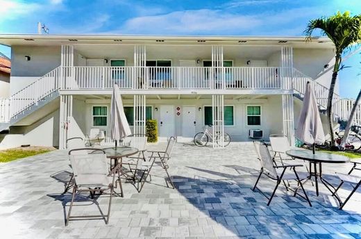 Residential complexes in Pompano Beach, Broward County