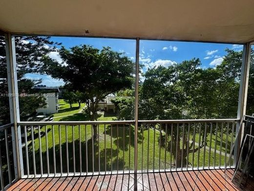 ‏בניין ב  מיאמי, Miami-Dade County