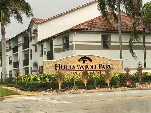 Residential complexes in Hollywood, Broward County