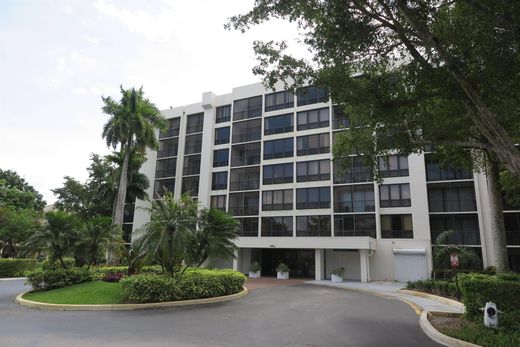 Residential complexes in Boca Raton, Palm Beach