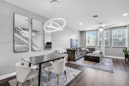 ウェストパームビーチ, Palm Beach Countyのタウンハウス