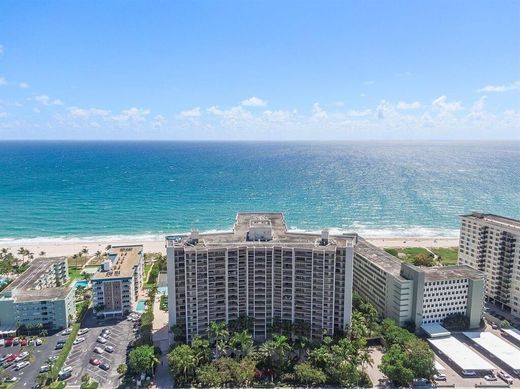 Residential complexes in Lauderdale by the sea, Broward County
