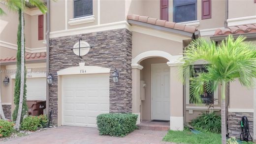 ‏בית בעיר ב  Hialeah, Miami-Dade County