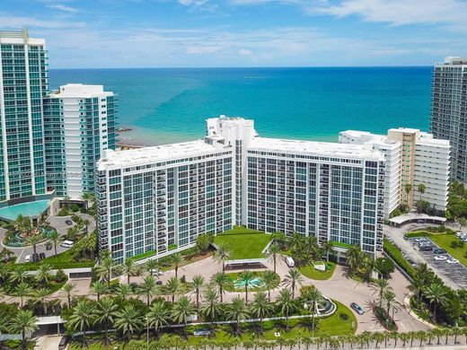 Residential complexes in Bal Harbour, Miami-Dade