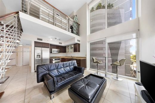 ‏בניין ב  מיאמי, Miami-Dade County