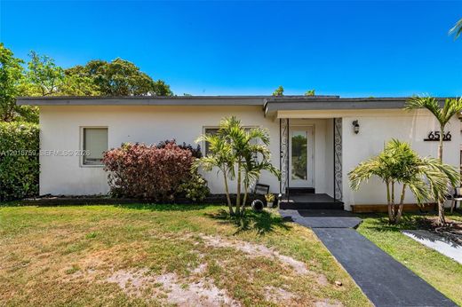 Villa - South Miami, Miami-Dade County