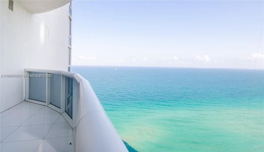 Residential complexes in Sunny Isles Beach, Miami-Dade