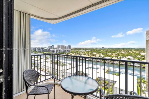 Residential complexes in Hollywood, Broward County