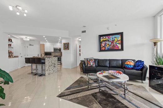 Residential complexes in Fort Lauderdale, Broward County