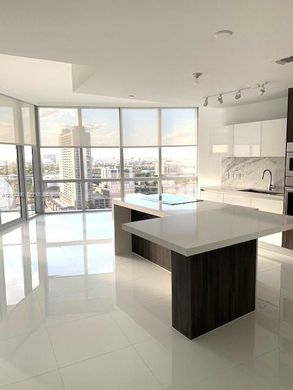 Complesso residenziale a Miami, Miami-Dade County
