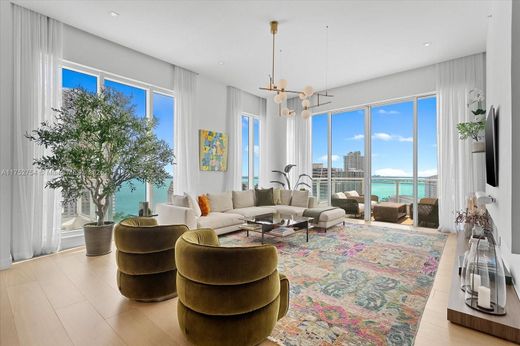 マイアミ, Miami-Dade Countyのアパートメント・コンプレックス