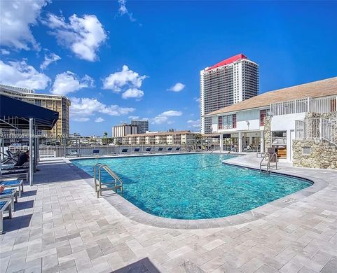 Complesso residenziale a Hallandale Beach, Broward County