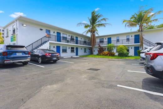 Residential complexes in Fort Lauderdale, Broward County