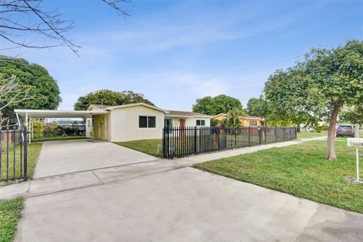 빌라 / Miami Gardens, Miami-Dade County