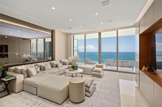 Sunny Isles Beach, Miami-Dade Countyのアパートメント・コンプレックス