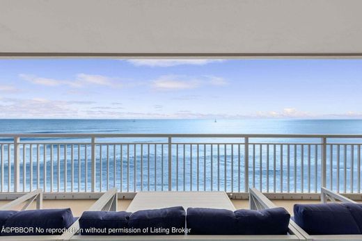 Residential complexes in South Palm Beach, Palm Beach