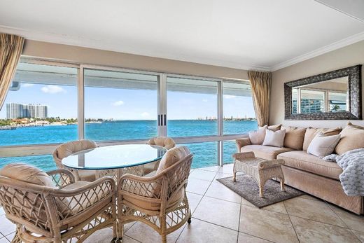 Residential complexes in Riviera Beach, Palm Beach