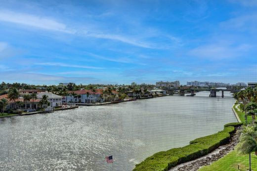 Residential complexes in Delray Beach, Palm Beach