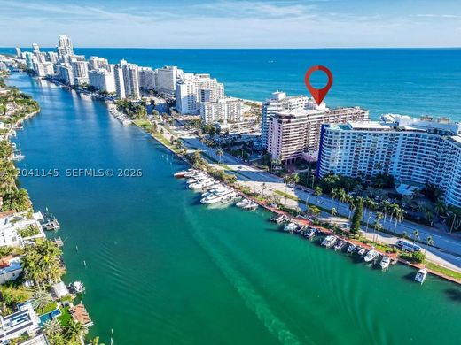 Residential complexes in Miami Beach, Miami-Dade