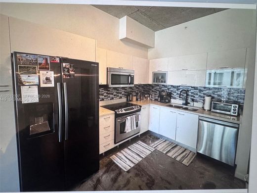 Residential complexes in Miami, Miami-Dade