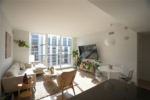 Residential complexes in Coral Gables, Miami-Dade