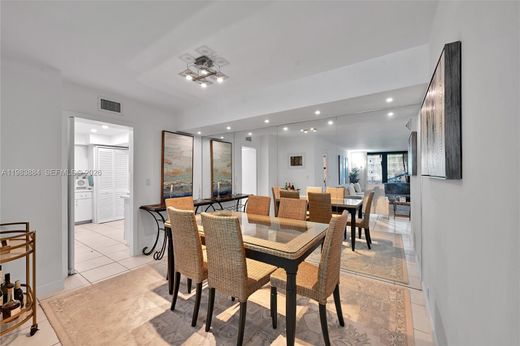 Residential complexes in Key Biscayne, Miami-Dade