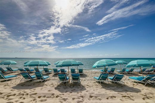 Residential complexes in Miami Beach, Miami-Dade