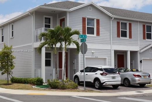 城市独宅  Homestead, Miami-Dade County
