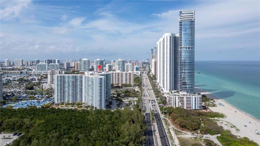 Residential complexes in Sunny Isles Beach, Miami-Dade