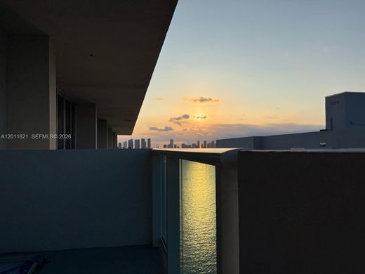Жилой комплекс, Майами-Бич, Miami-Dade County