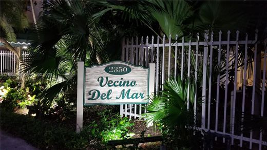 Residential complexes in North Miami, Miami-Dade