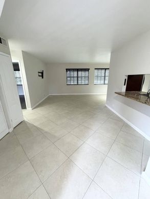 Residential complexes in Pembroke Pines, Broward County