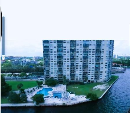 Kamienica w Miami, Miami-Dade County